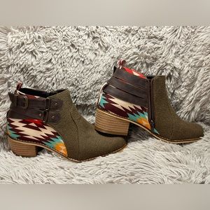 Everglades Aztec Orange ankle boots booties